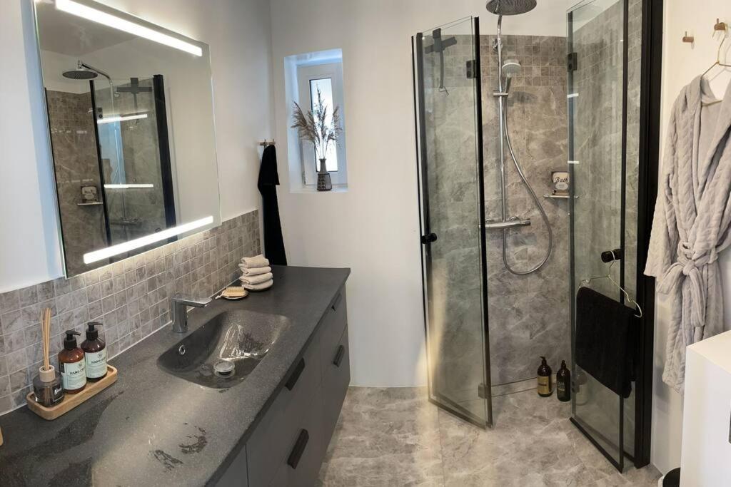 Luksus Hus I 1St Raekke, All-Incl Top Komfort Med Spa Og Skov Strøby Ladeplads エクステリア 写真